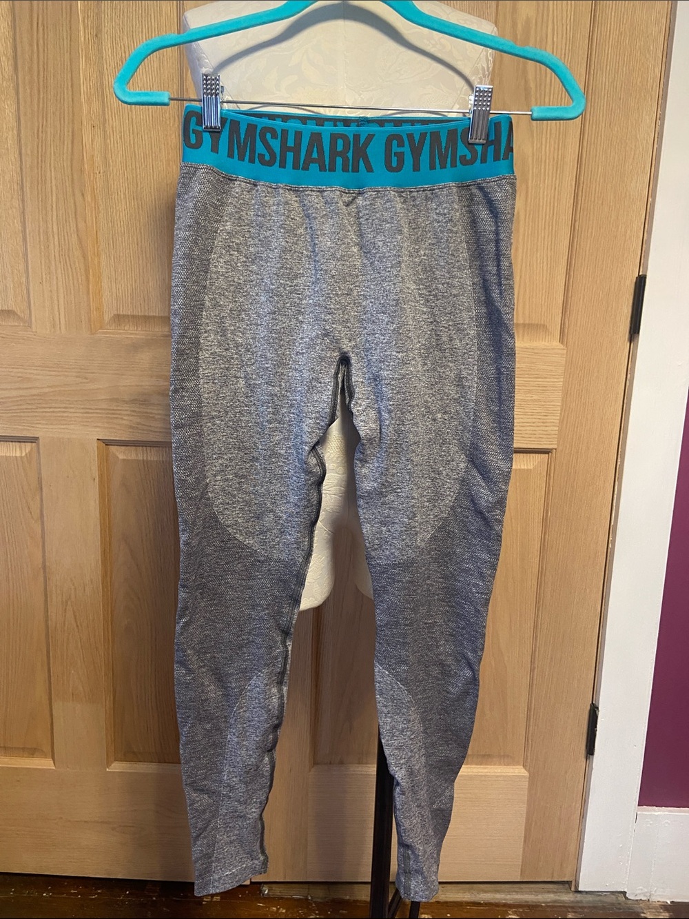 Gymshark Woman’s Leggings/ Yoga pants